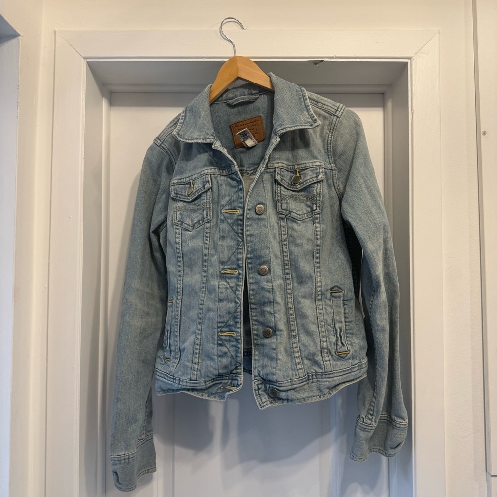 Abercrombie and Fitch vintage denim jean jacket. Size large